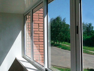 Остекление балкона в Красноярске